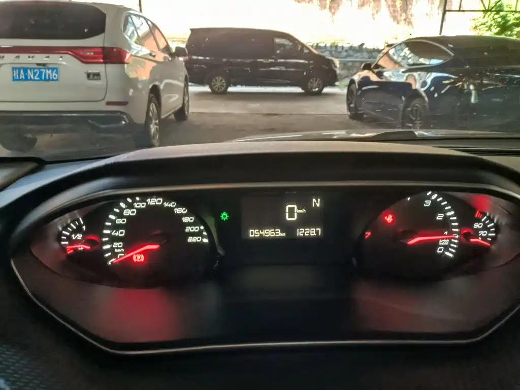 Peugeot 308 — миниатюра 5