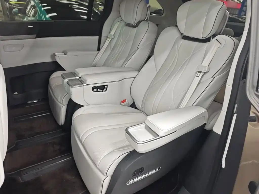 XPeng X9 — миниатюра 17