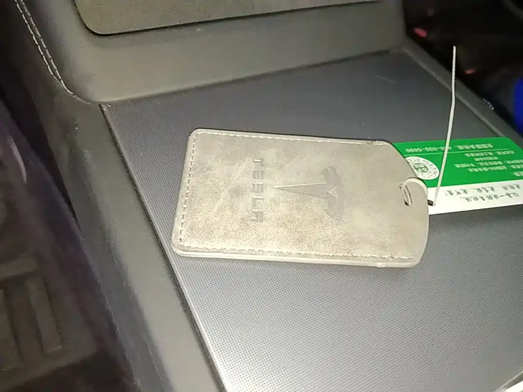 Tesla Model 3 — миниатюра 9