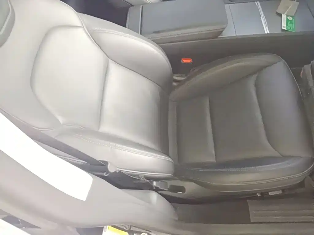Tesla Model 3 — миниатюра 25