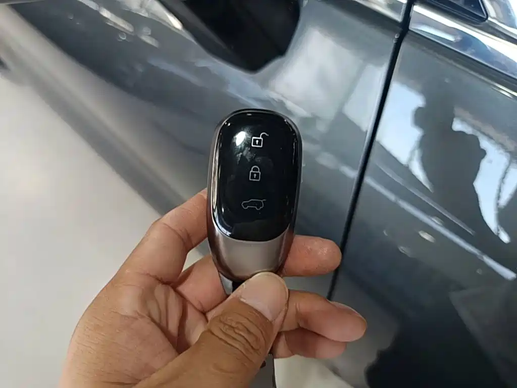 Li Auto Li ONE — миниатюра 9