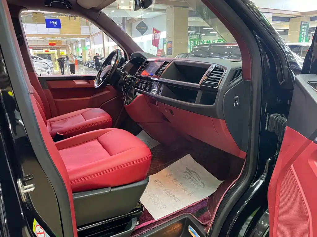 Volkswagen Caravelle — миниатюра 9