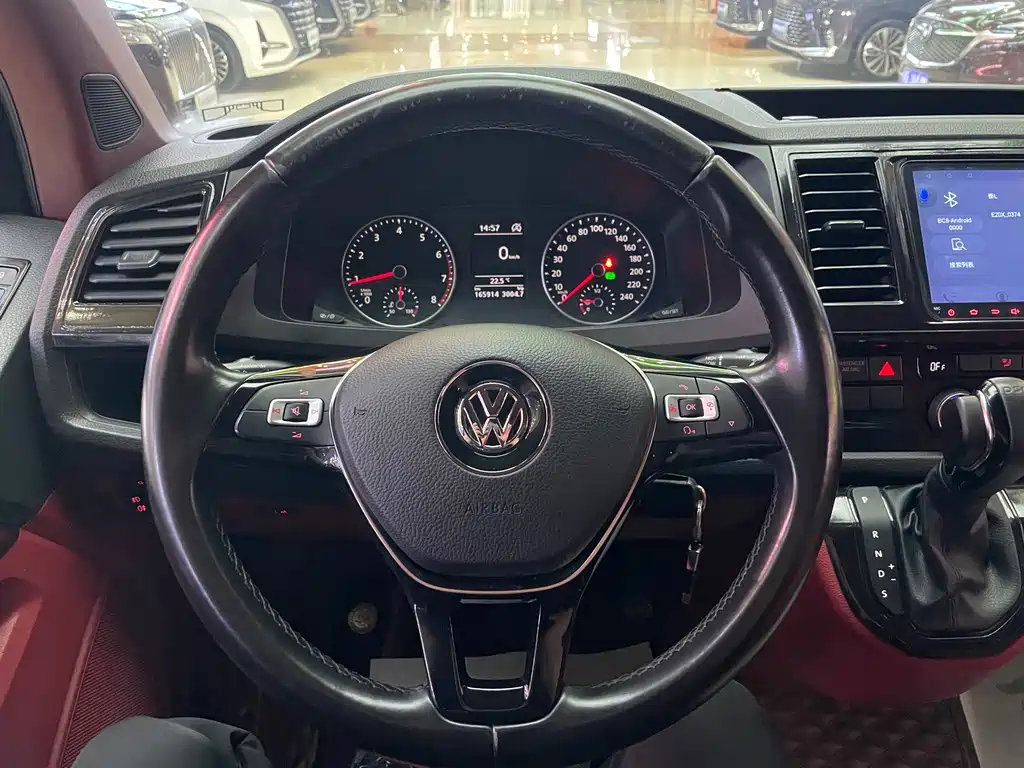 Volkswagen Caravelle — миниатюра 17