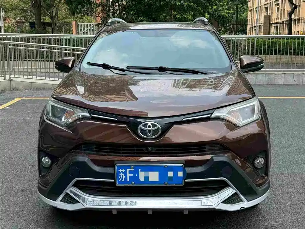 Toyota RAV4 — миниатюра 3