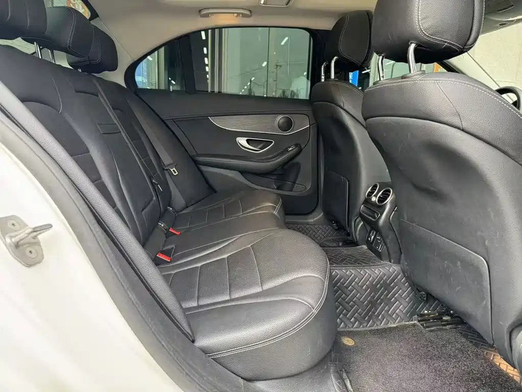 Mercedes-Benz C-Class — миниатюра 10