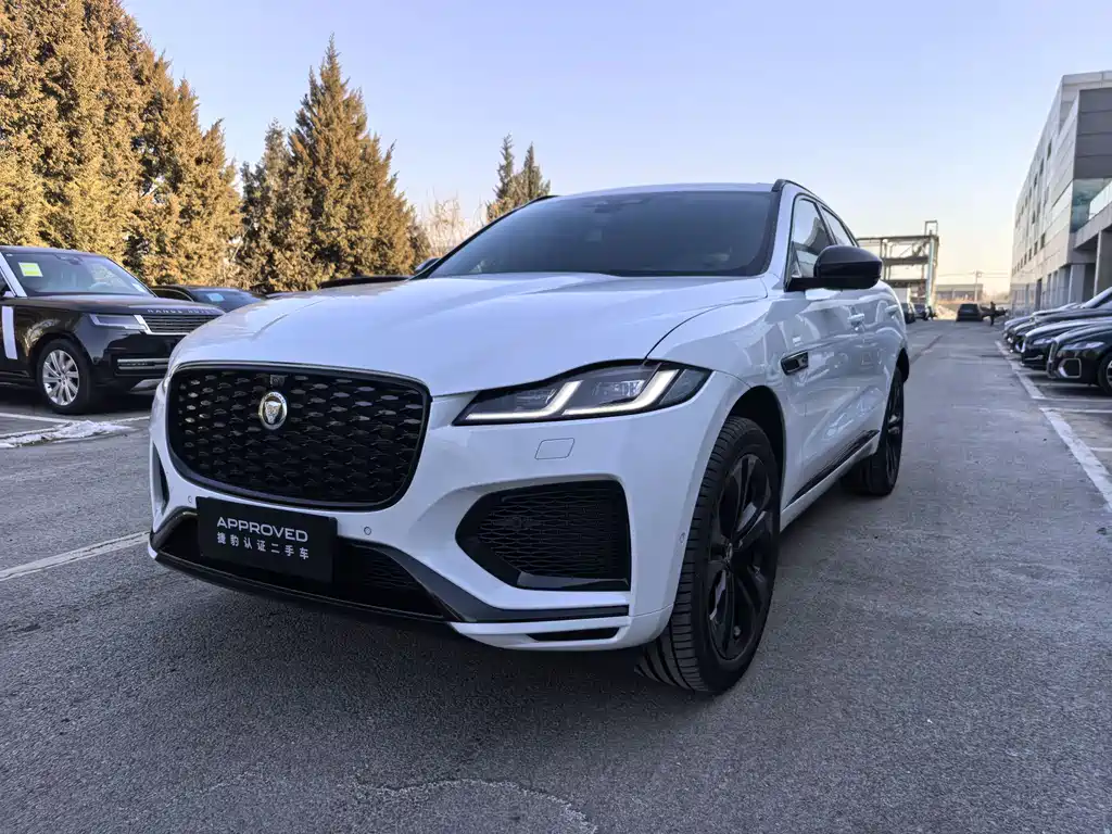 Jaguar F-PACE 2023