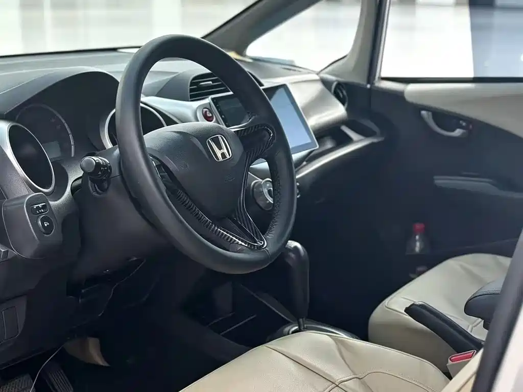 Honda Fit — миниатюра 6