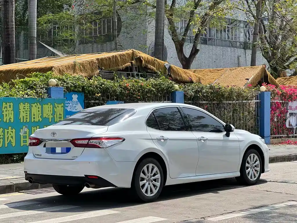 TOYOTA CAMRY