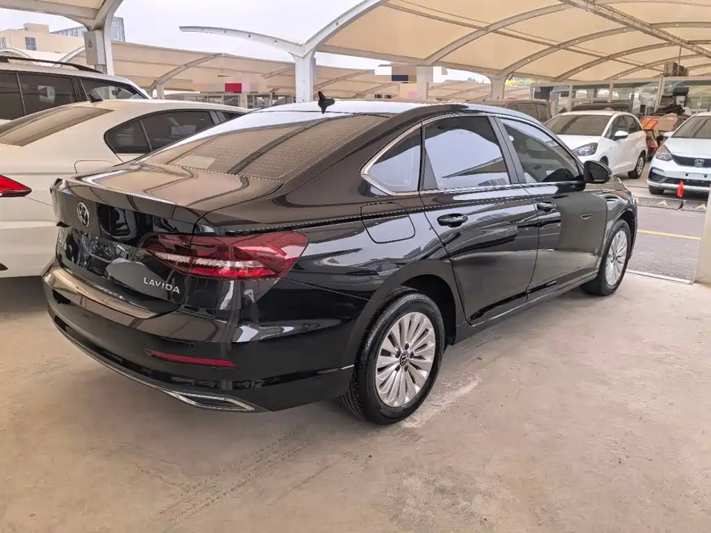 Volkswagen Lavida — миниатюра 7