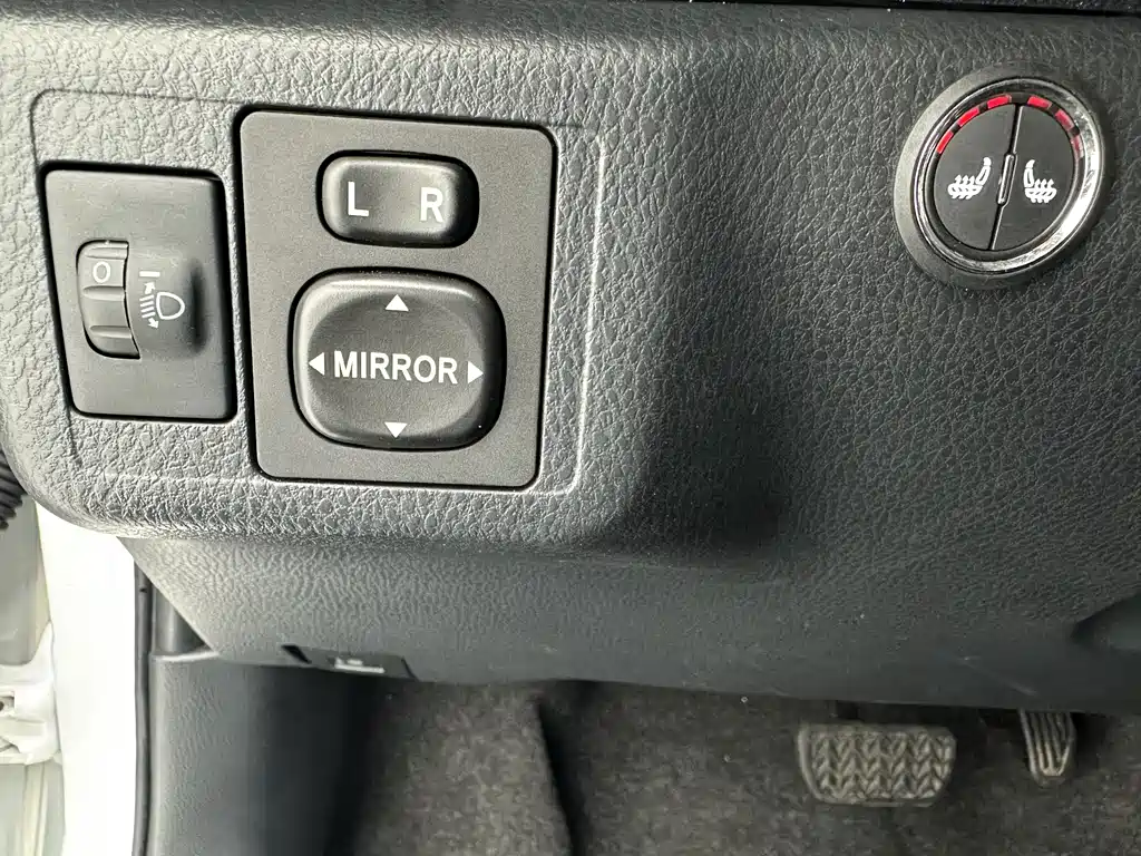 Toyota Yaris L — миниатюра 11