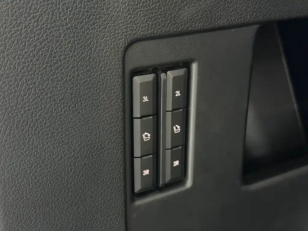 Lincoln Navigator — миниатюра 27