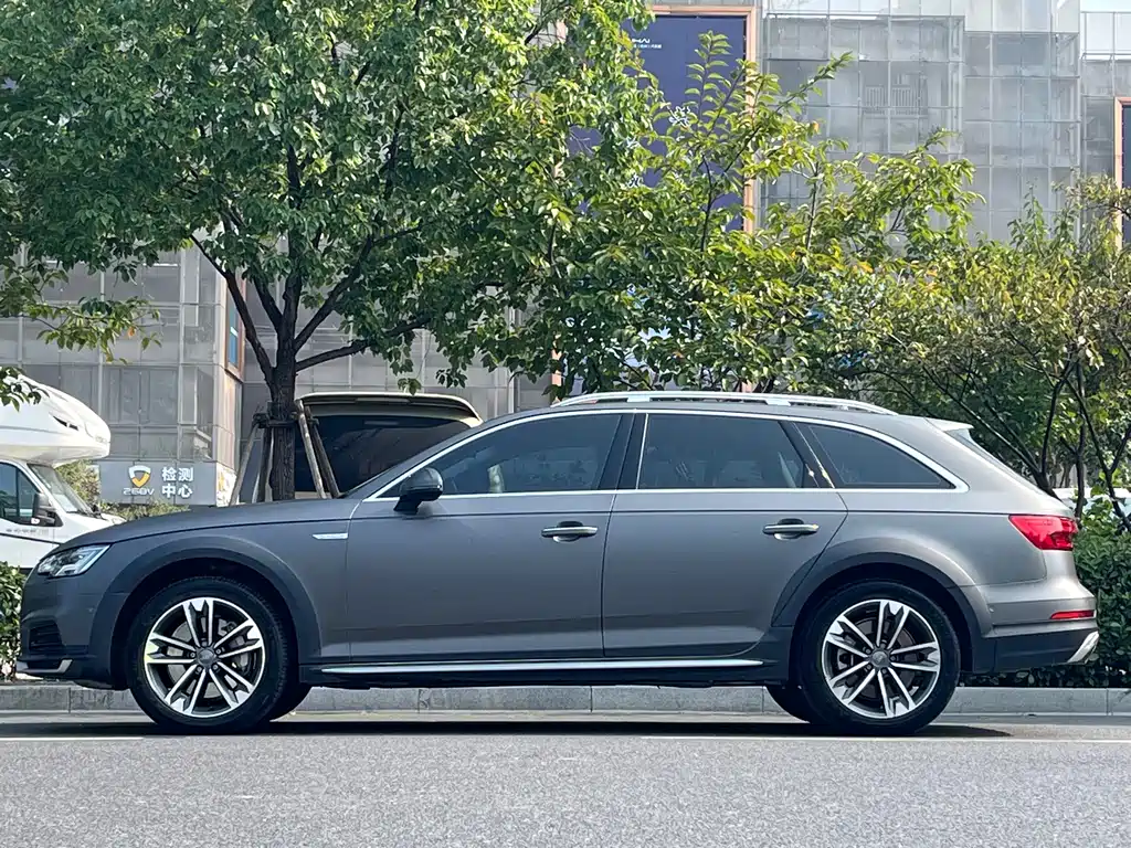 Audi A4 (Import) — миниатюра 6