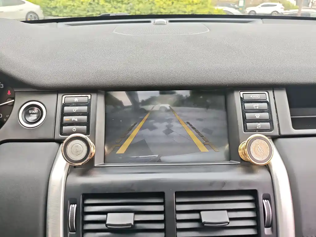 Land Rover Discovery Sport — миниатюра 9