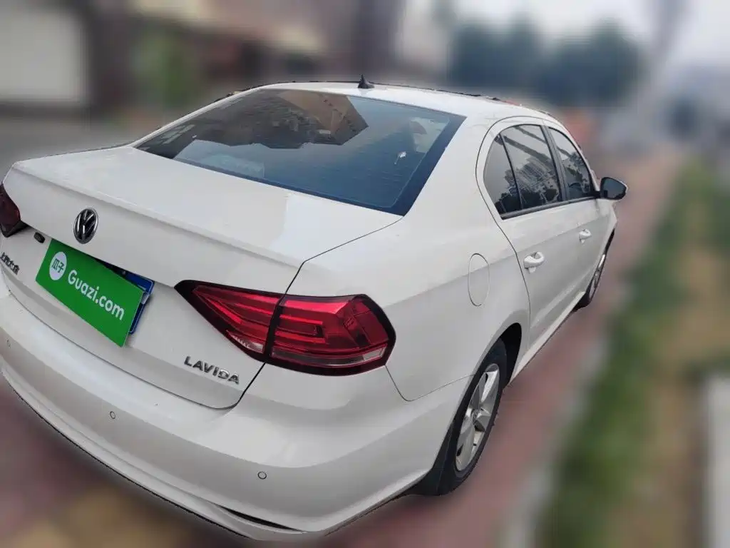 Volkswagen Lavida — миниатюра 4