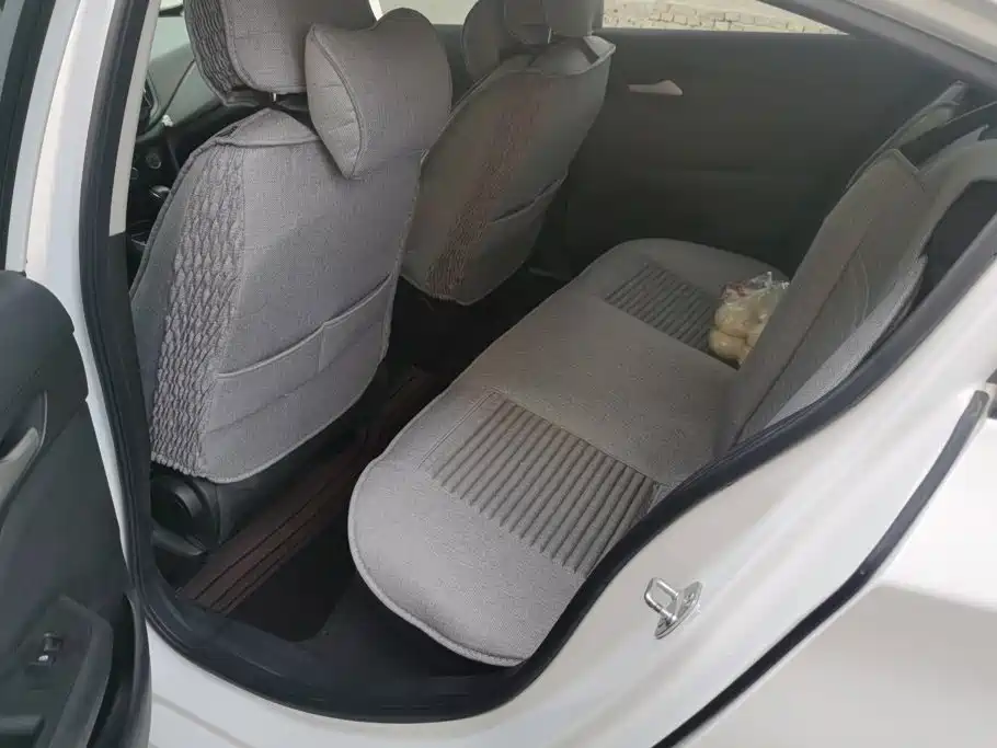 Chevrolet Cavalier — миниатюра 11