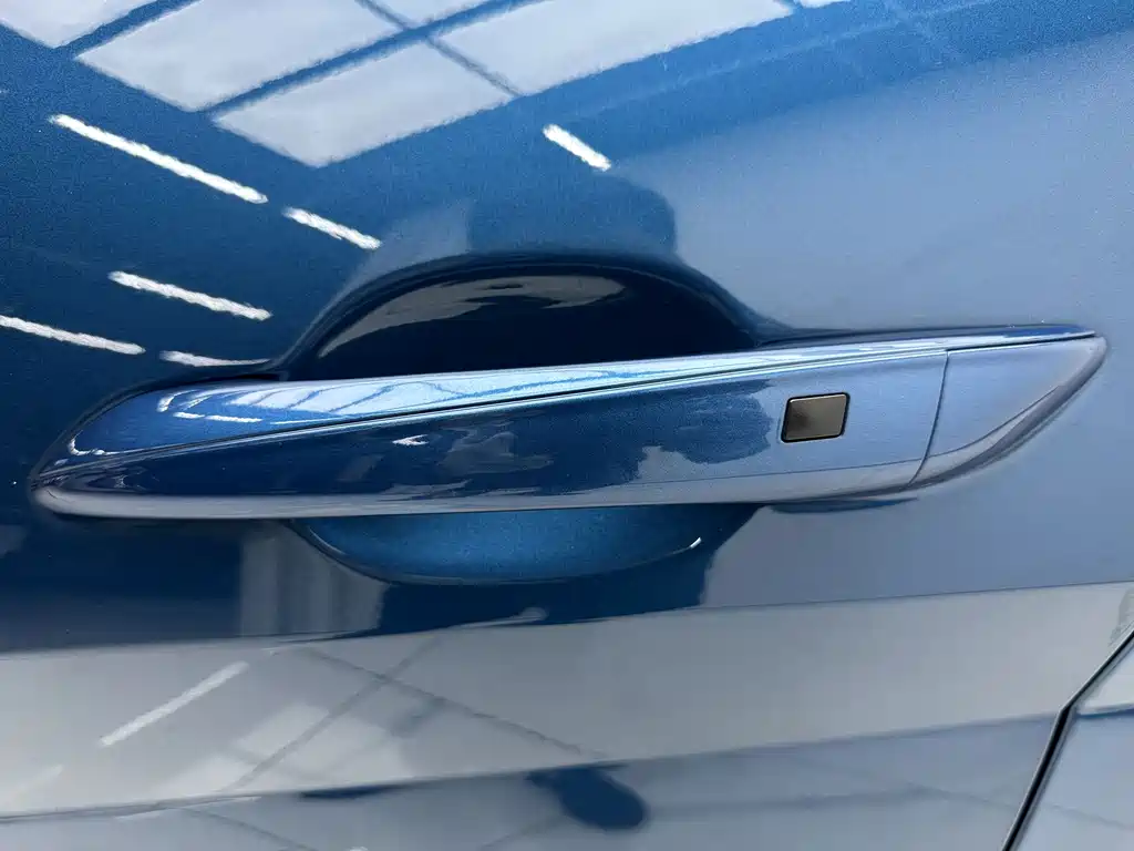 Hyundai Elantra — миниатюра 10