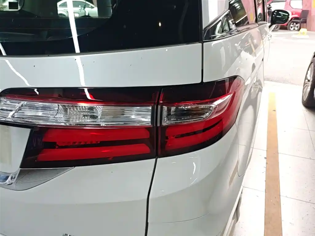 Honda Odyssey 2018 2.4L Luxury