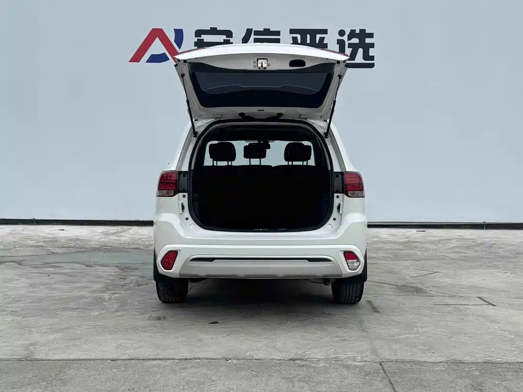 Mitsubishi Outlander — миниатюра 8