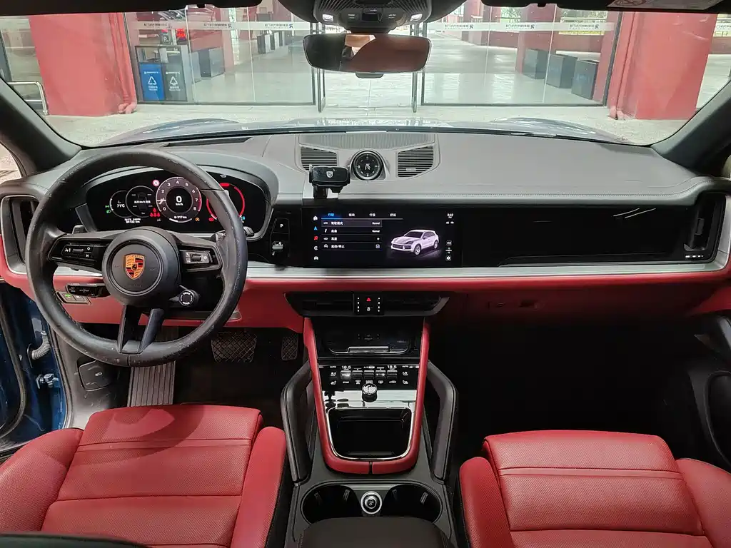 Porsche Cayenne — миниатюра 6