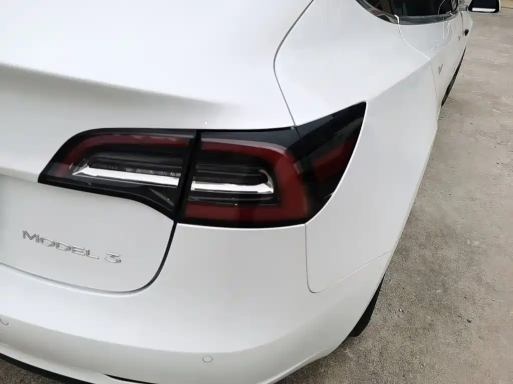Tesla Model 3 — миниатюра 8