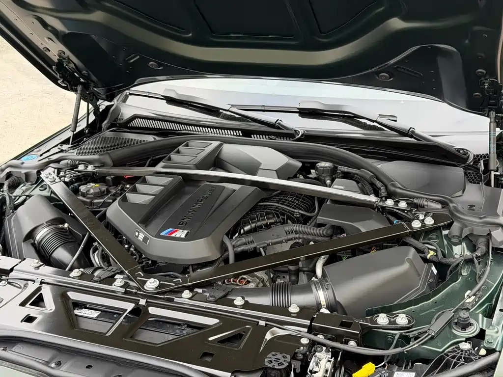 BMW M4 — миниатюра 2