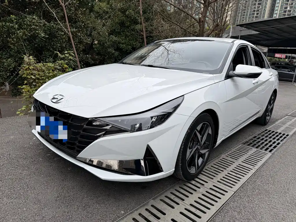 Hyundai Elantra 2023