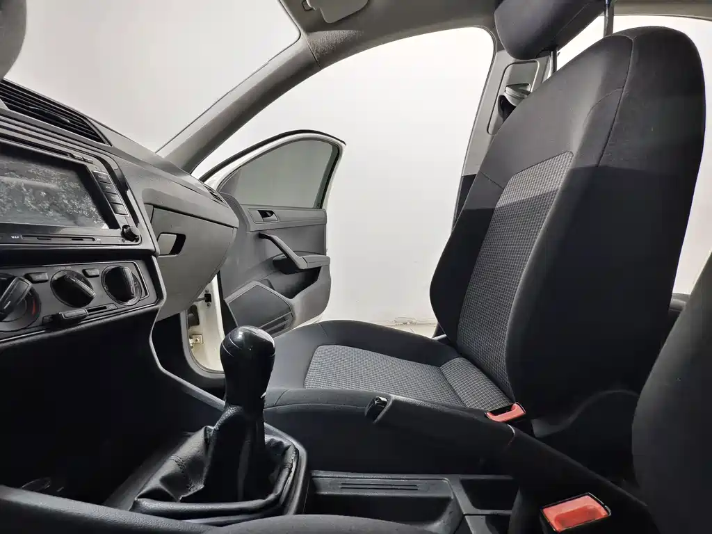 Volkswagen Santana — миниатюра 11