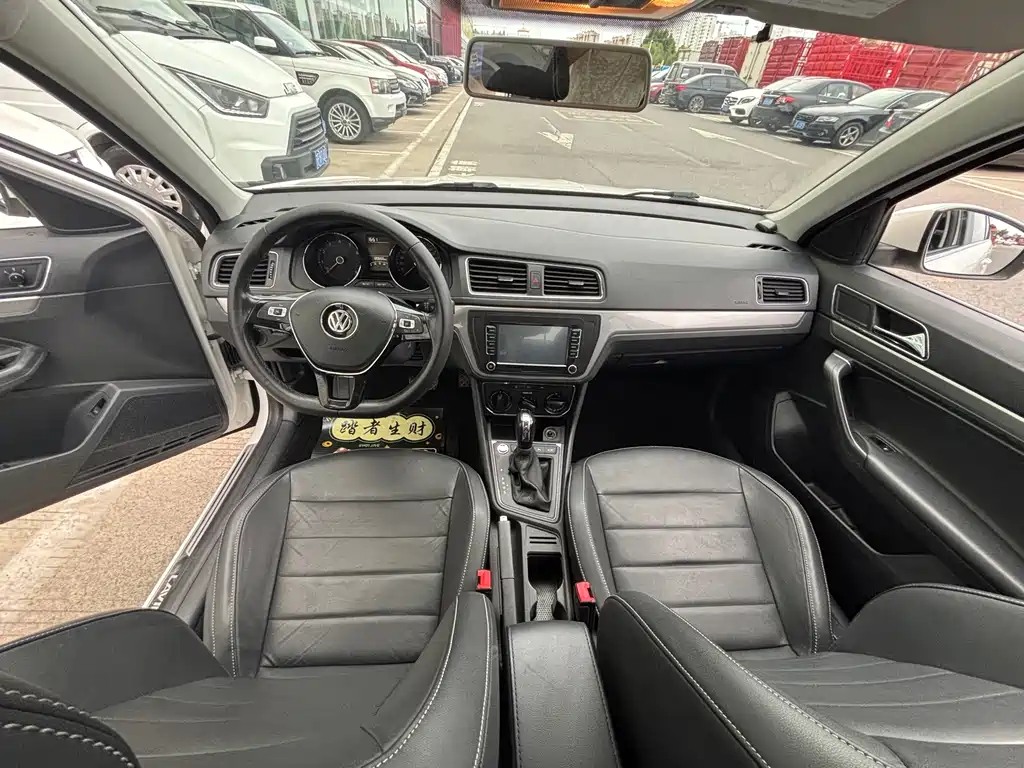 Volkswagen Lavida — миниатюра 6