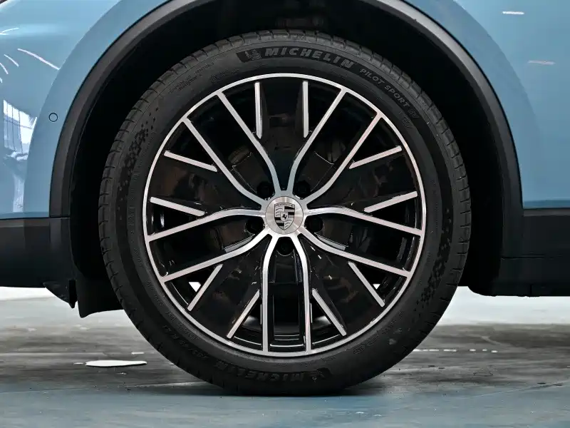 Porsche Macan EV — миниатюра 12