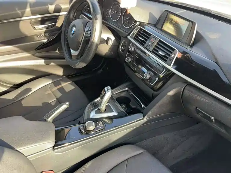 BMW 3 Series — миниатюра 3