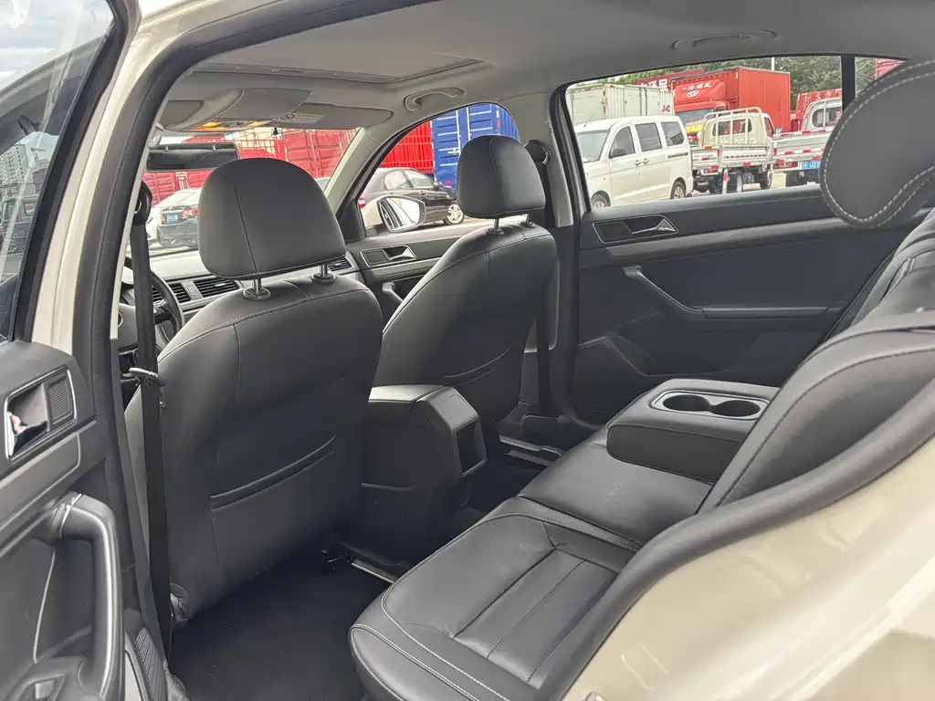 Volkswagen Lavida — миниатюра 5