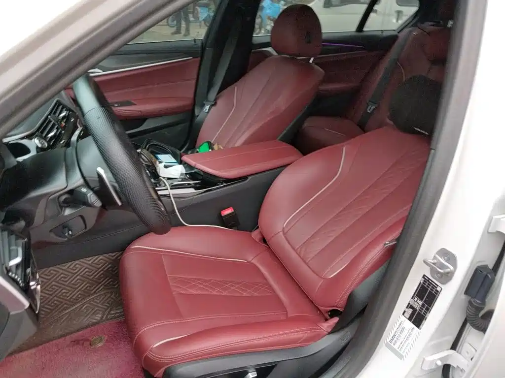 BMW 5 Series — миниатюра 11
