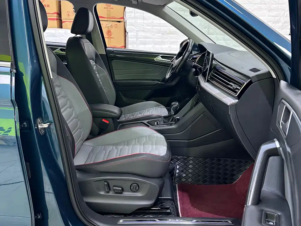 Volkswagen Tiguan L PHEV — миниатюра 15
