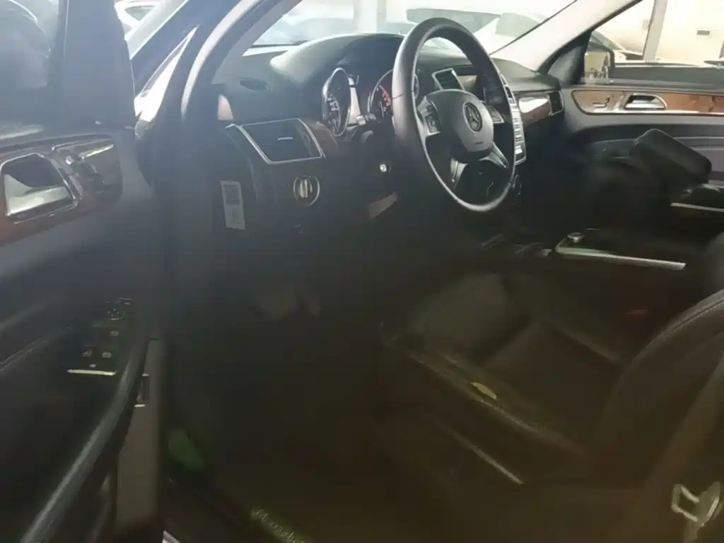 Mercedes-Benz M-Class — миниатюра 15
