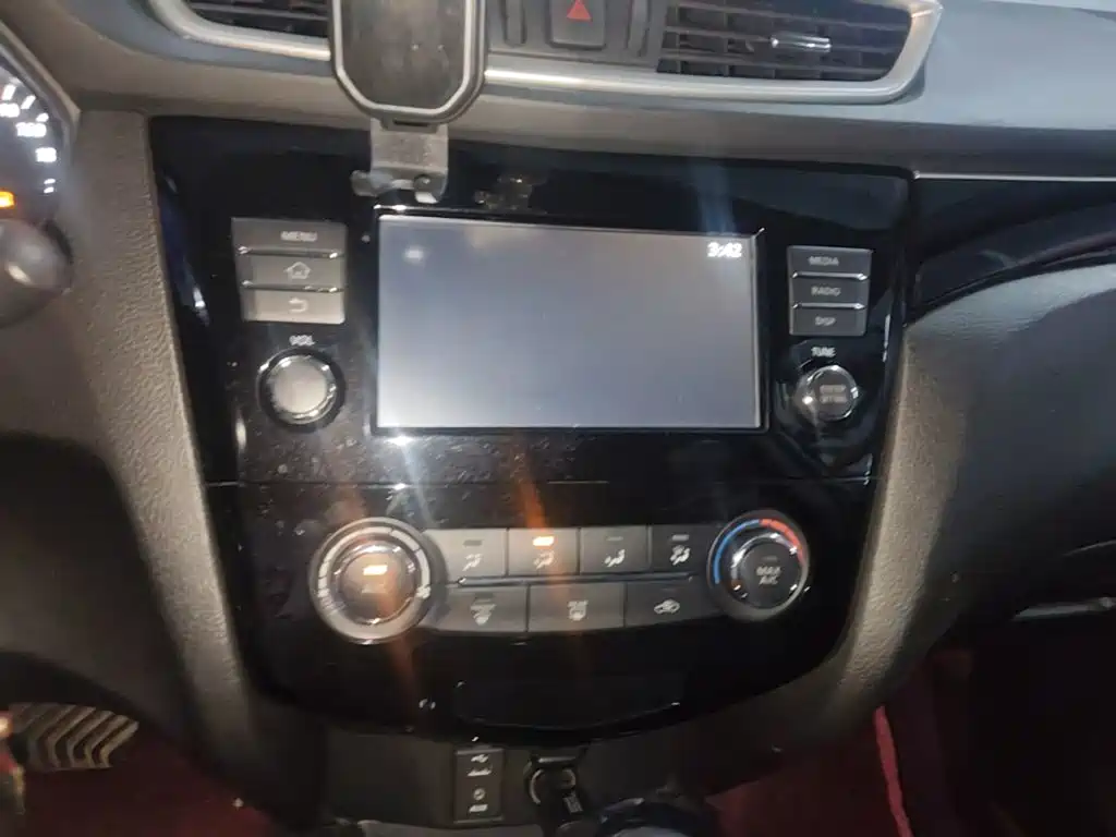 Nissan Qashqai — миниатюра 18
