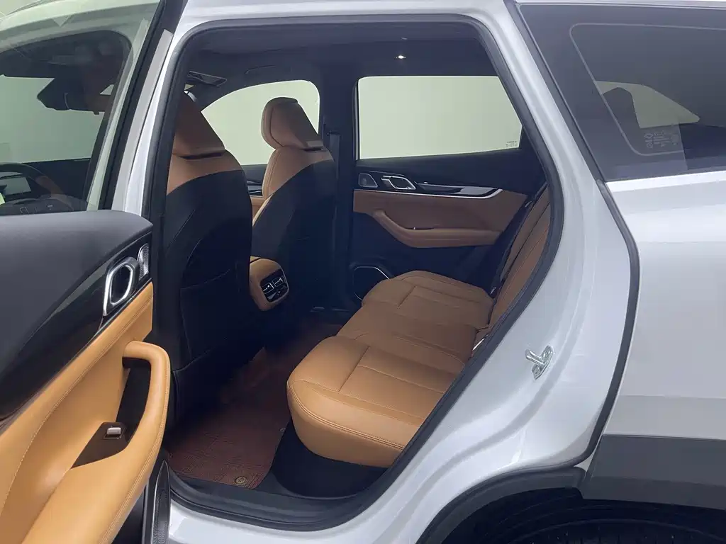 Geely Boyue L — миниатюра 12