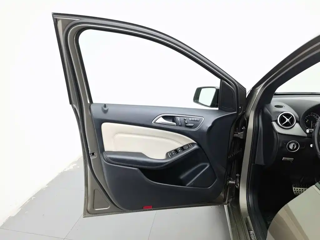 Mercedes-Benz B-Class — миниатюра 8