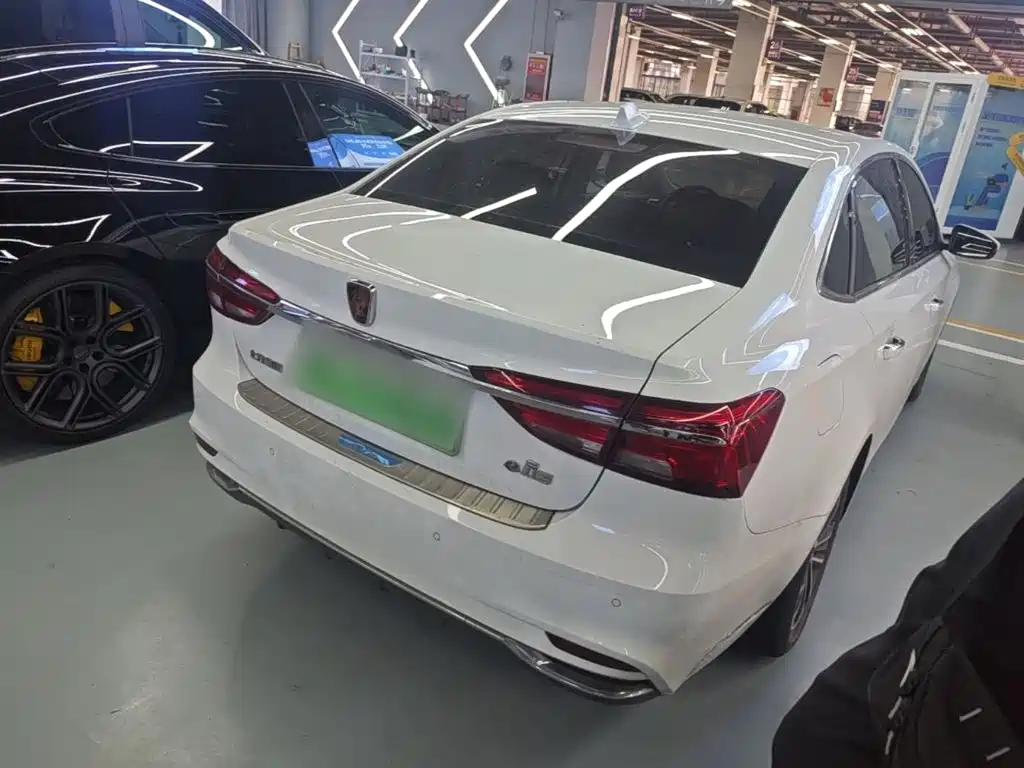 Roewe i6 New Energy — миниатюра 7