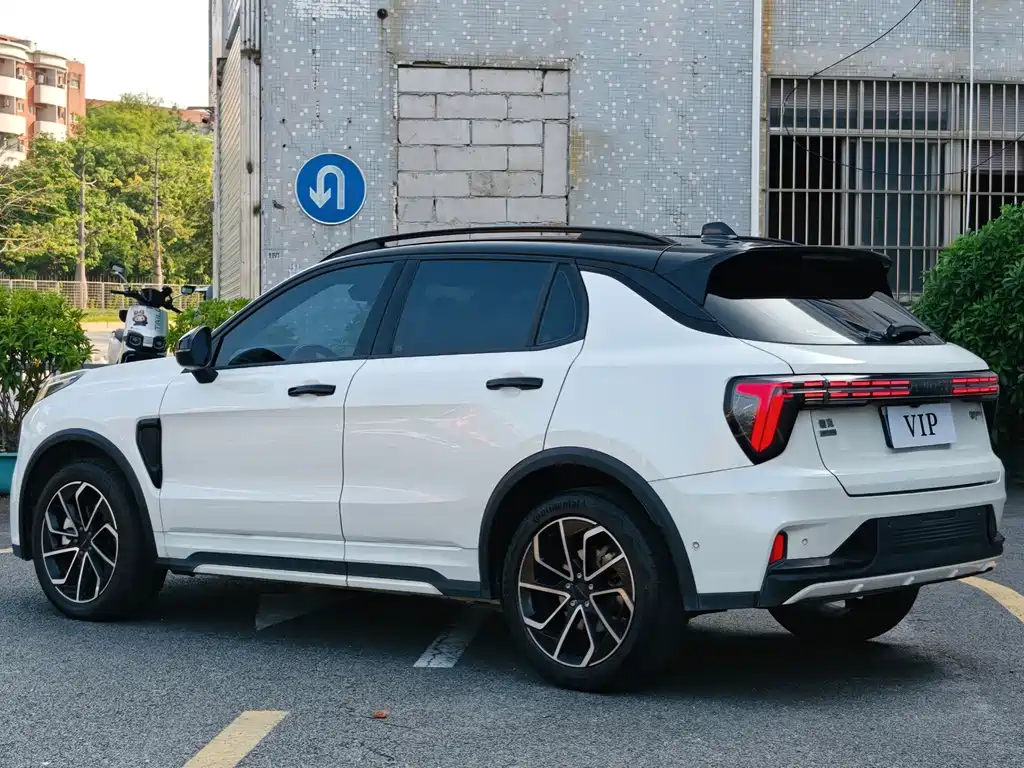 Lynk & Co 01 — миниатюра 8