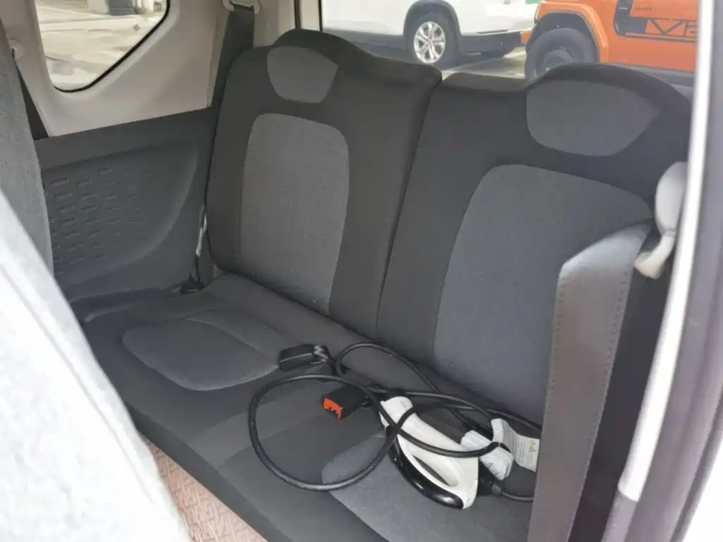 Wuling MINIEV — миниатюра 17