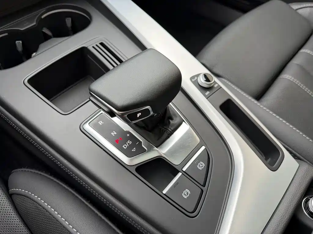 Audi A4L — миниатюра 12