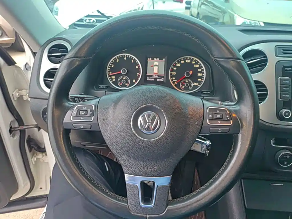 Volkswagen Tiguan — миниатюра 11