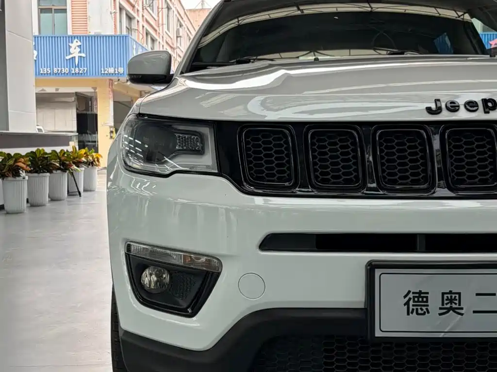 Jeep Compass — миниатюра 8