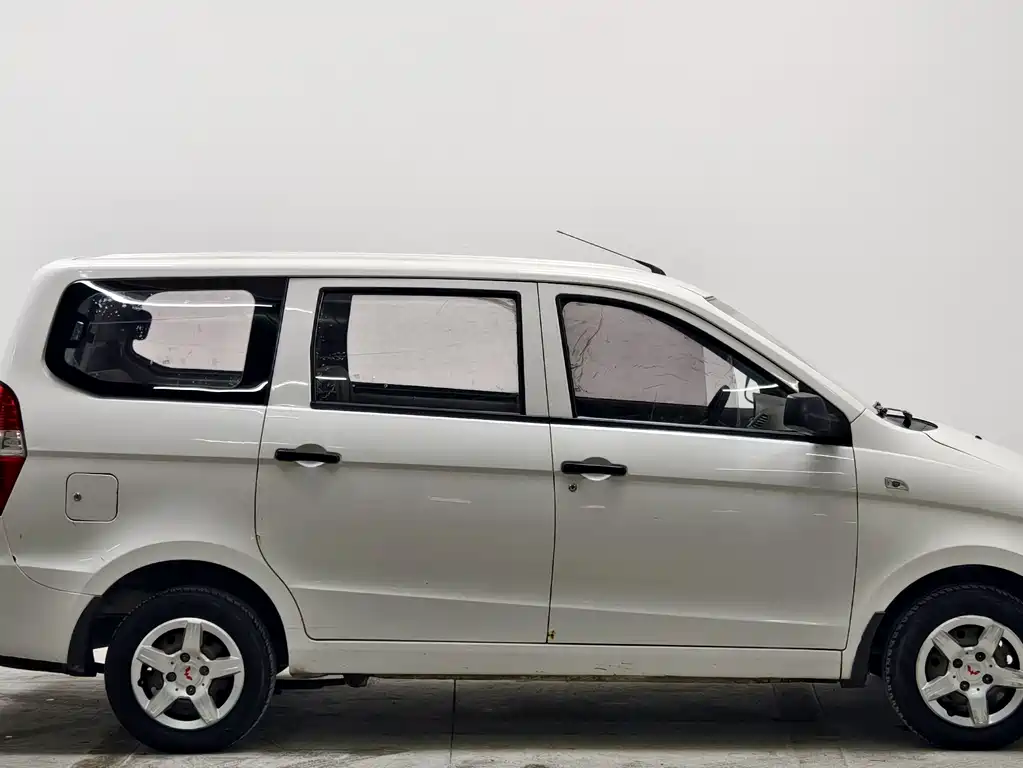 Wuling Hongguang — миниатюра 8