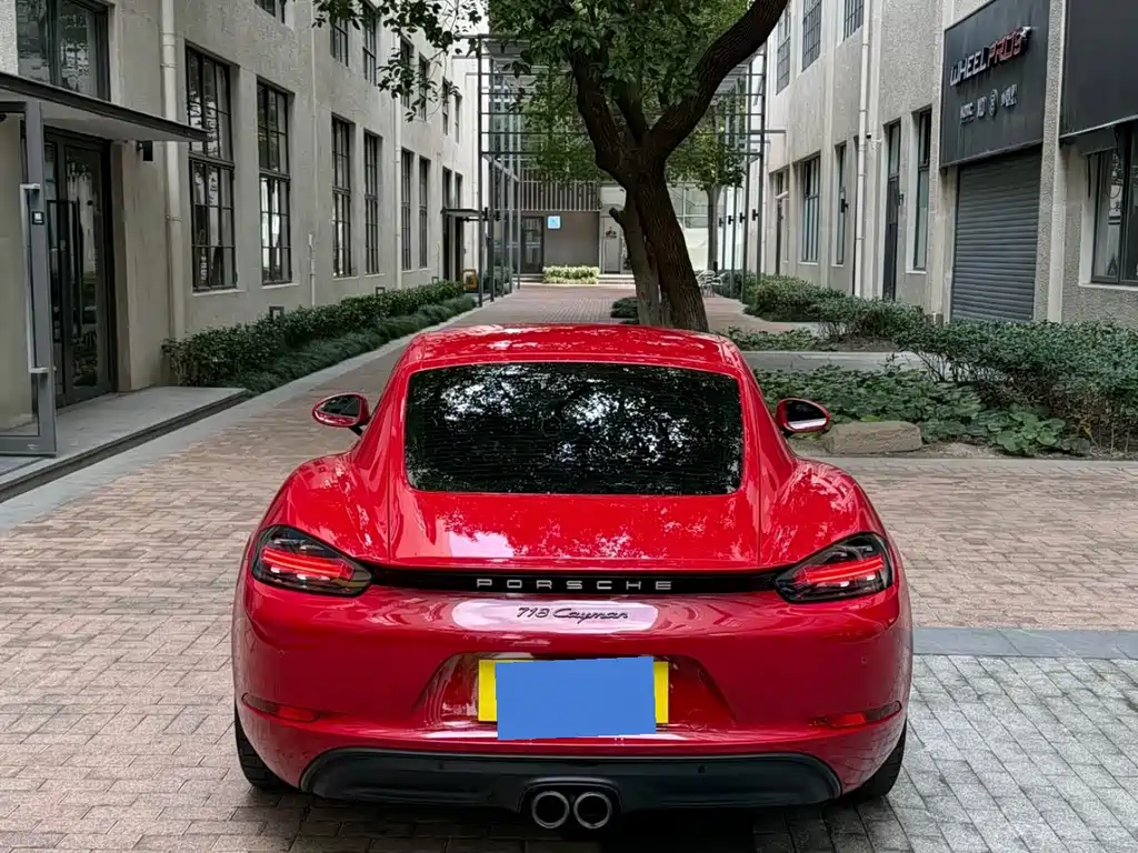 PORSCHE 718