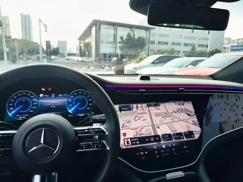 Mercedes-Benz EQE SUV — миниатюра 7