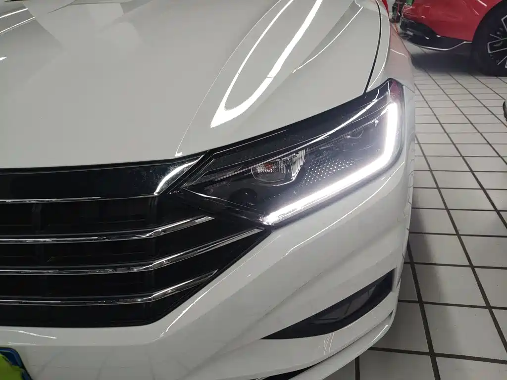 Volkswagen Sagitar — миниатюра 24