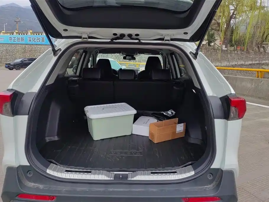 TOYOTA RAV4 RONGFANG