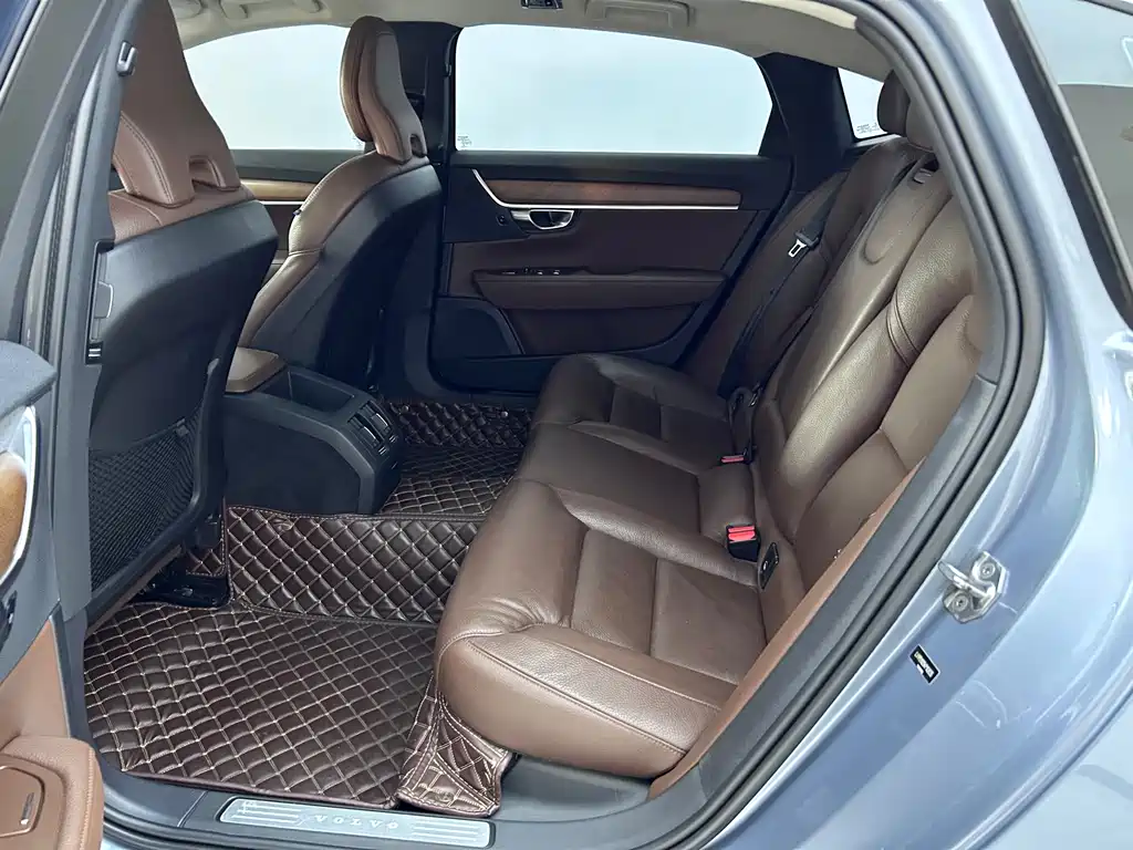 Volvo S90 — миниатюра 10