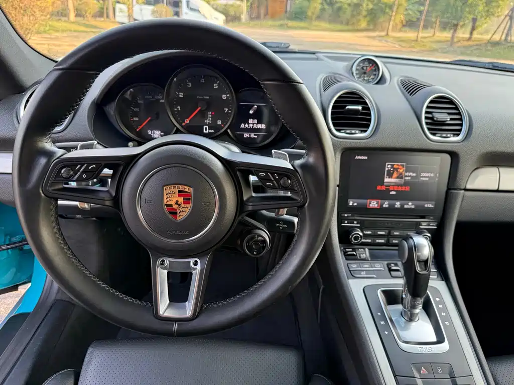 PORSCHE 718